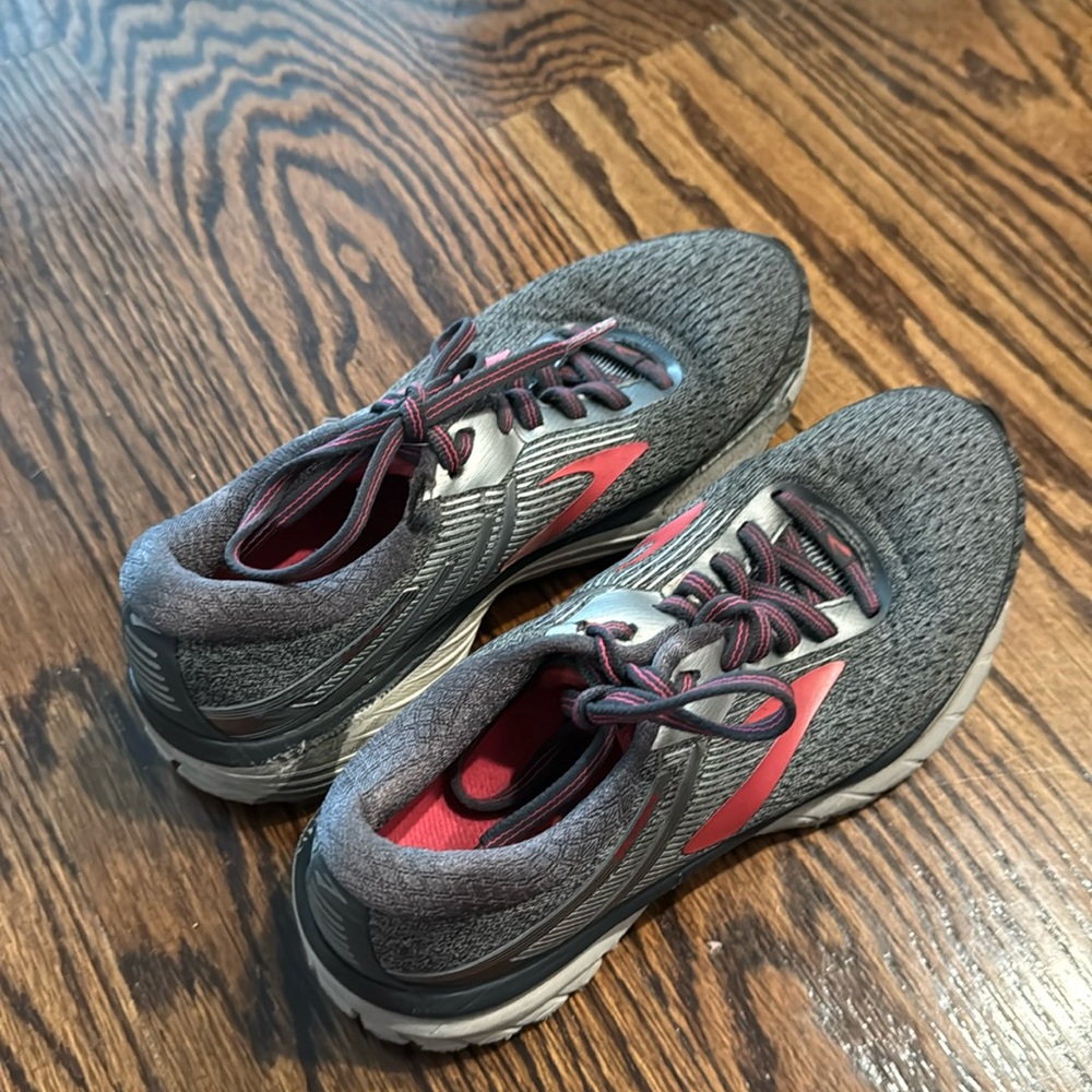 Brooks Women’s running sneakers
